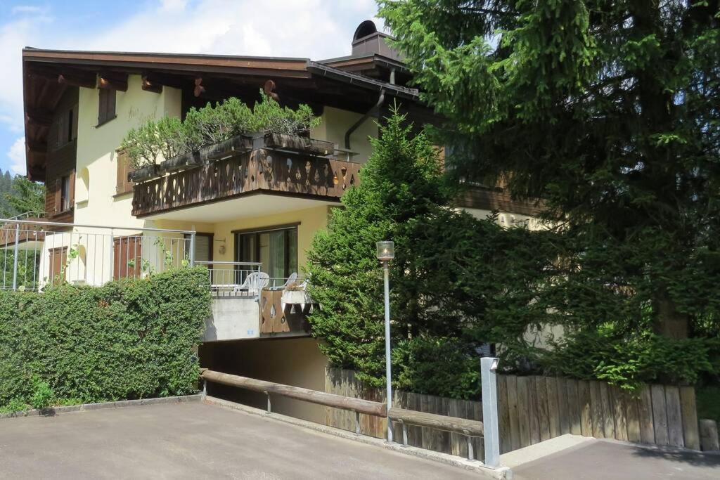 Appartement In Hus Signal Met Prachtig Uitzicht Op De Bergen Klosters Exterior photo