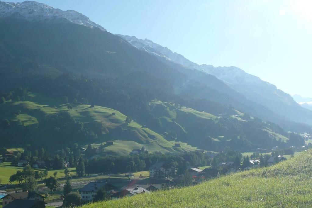 Appartement In Hus Signal Met Prachtig Uitzicht Op De Bergen Klosters Exterior photo